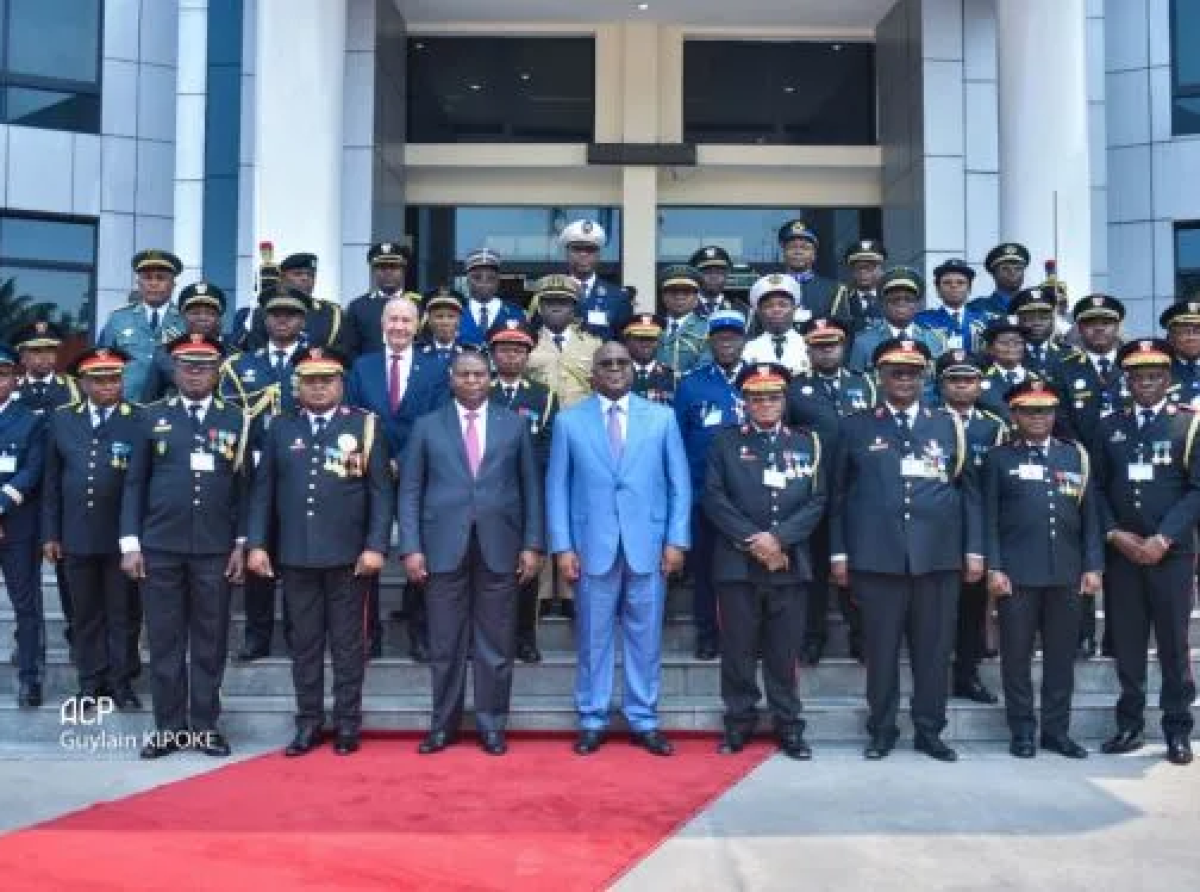 6ème promotion de l’Ecole Supérieure d’Administration Militaire, Tshisekedi a remis 245 brevets aux diplômés du Collège des Hautes études de stratégie et de défense